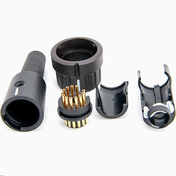 Holmb. Funkgeräte-Stecker, Serie 970
