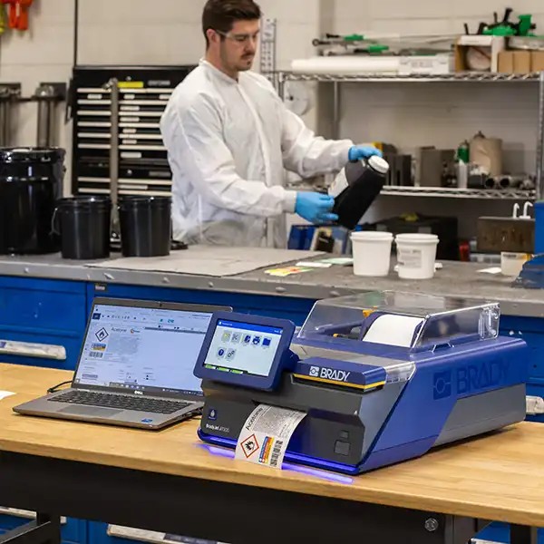 Tintenstrahldrucker für die Industrie: BradyJet J7300 Vollfarbe Inkjet