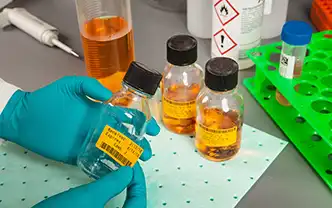 Chemikalienresistente Etiketten für Proben Behälter Labor